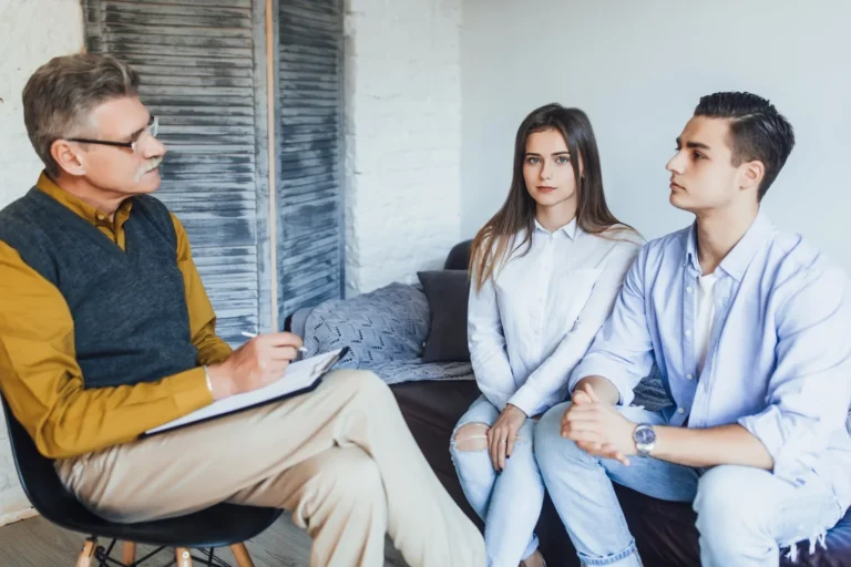 Relationship and couples counselling session Safemind in Baner